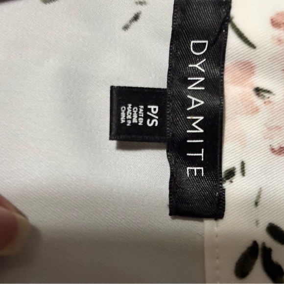 🛍Bundle sale🛍Dynamite White Floral Off-Shoulder Blouse small - Picture 6 of 8